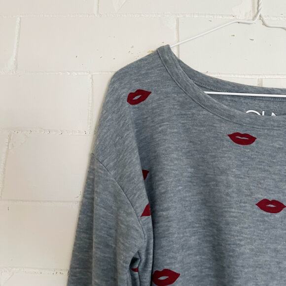 CHASER Cozy Lips Lounge Sweatshirt Pullover Small S - Picture 6 of 10